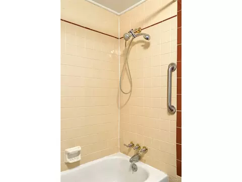 Bath - 2238 15th St, Boulder, CO 80302 photo 6 of 6