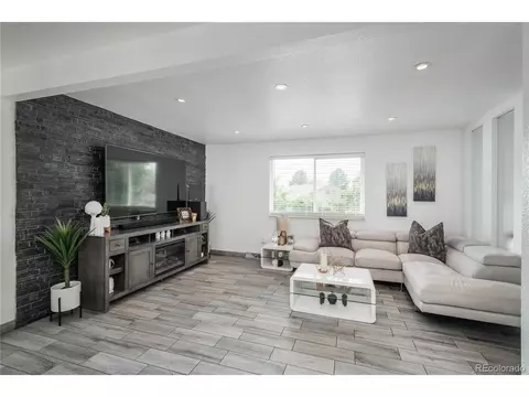 772 Lewiston St, Aurora, CO 80011