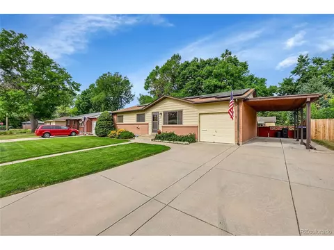 6633 Moore St, Arvada, CO 80004 photo 2