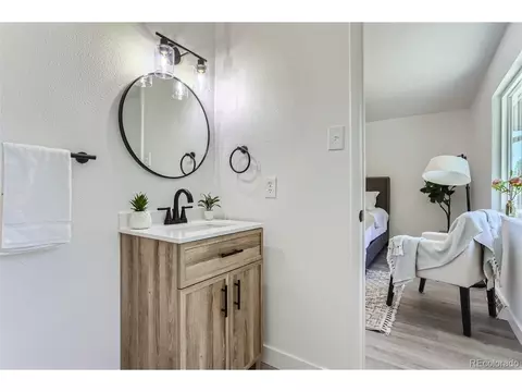 8090 E Linvale Pl, Denver, CO 80231 photo 14