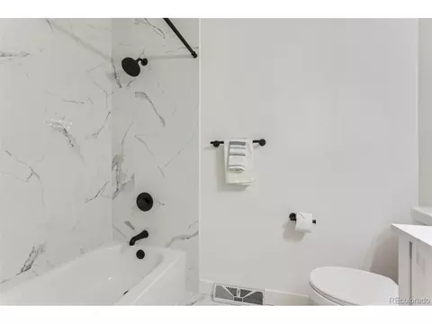 8090 E Linvale Pl, Denver, CO 80231 photo 18