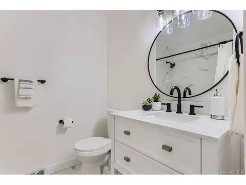 8090 E Linvale Pl, Denver, CO 80231 photo 17