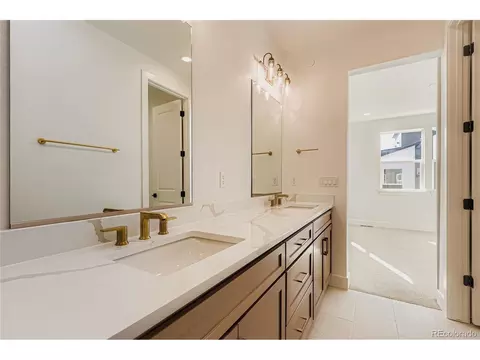 Bath - 10994 E Geddes Pl, Centennial, CO 80112 photo 2 of 2