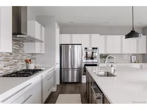 Kitchen - 8910 Beekman Pl, Denver, CO 80238 photo 3 of 3