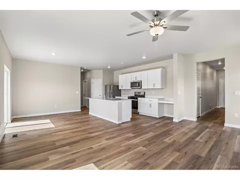 48140 Shetland Dr, Bennett, CO 80102 photo 2
