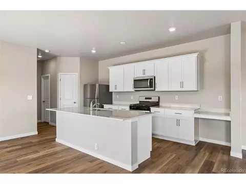 48140 Shetland Dr, Bennett, CO 80102 photo 4