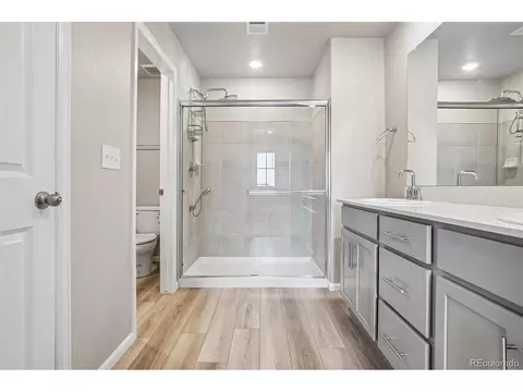 Bath - 22160 E 8th Ave, Aurora, CO 80018 photo 4 of 5