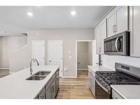 Kitchen - 22160 E 8th Ave, Aurora, CO 80018 photo 1 of 3