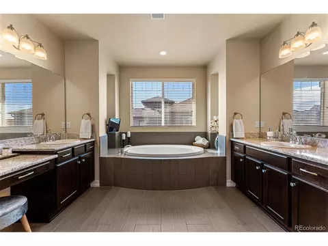 26725 E Peakview Dr, Aurora, CO 80016 photo 18