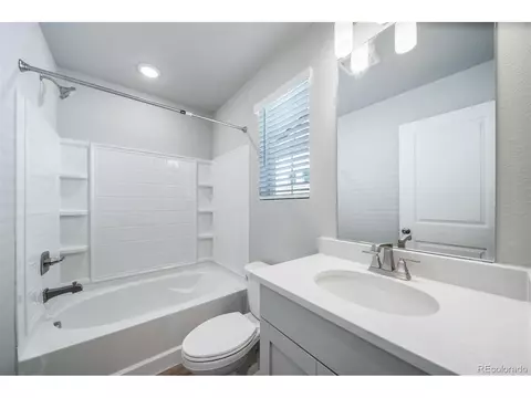 Bath - 28685 E 4th Pl, Watkins, CO 80137 photo 3 of 3