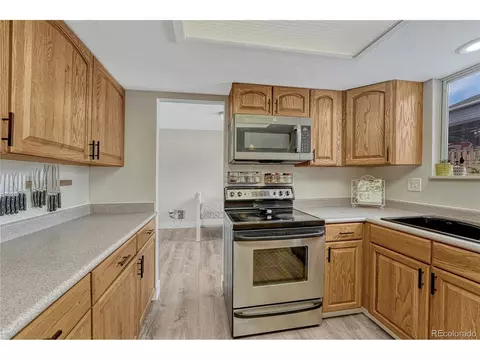Kitchen - 17013 E Berry Pl, Centennial, CO 80015 photo 2 of 4