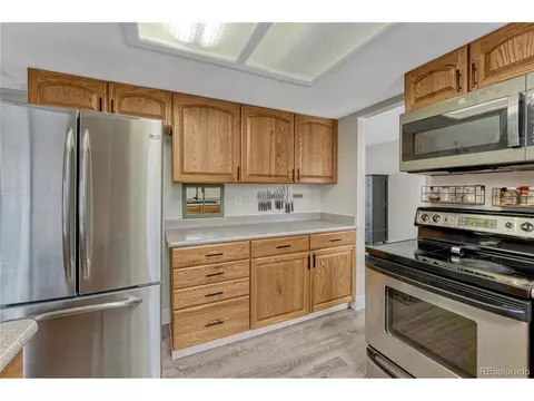 Kitchen - 17013 E Berry Pl, Centennial, CO 80015 photo 3 of 4
