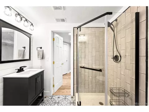 Bath - 5547 Quail St, Arvada, CO 80002 photo 2 of 5