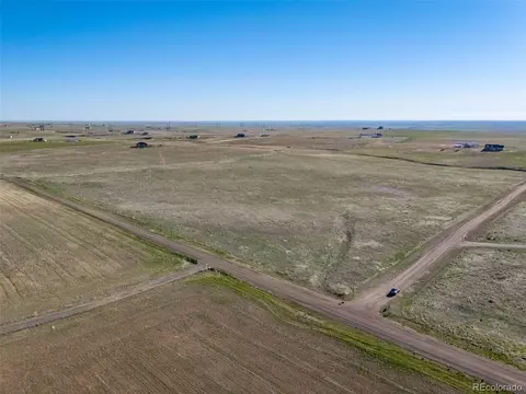 58701 E Lake Pl, Strasburg, CO 80136