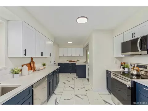12963 Hillcrest Dr, Longmont, CO 80504