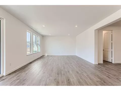 24498 E Pacific Pl, Aurora, CO 80018 photo 3