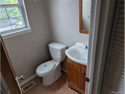 12093 E Hoye Dr, Aurora, CO 80012 photo 4