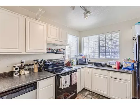 19558 E 18th Ave, Aurora, CO 80011 photo 4