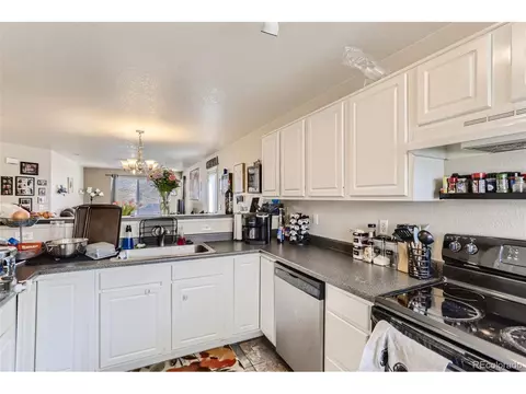 19558 E 18th Ave, Aurora, CO 80011 photo 5