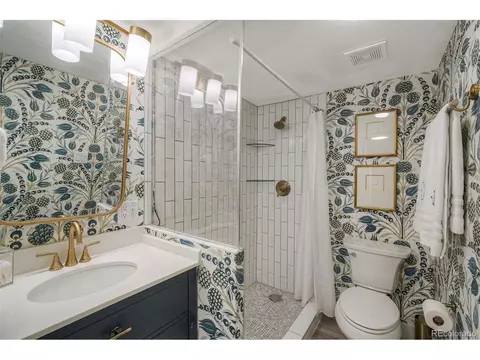 Bath - 220 E La Bonte St #231, Dillon, CO 80435 photo 1 of 3