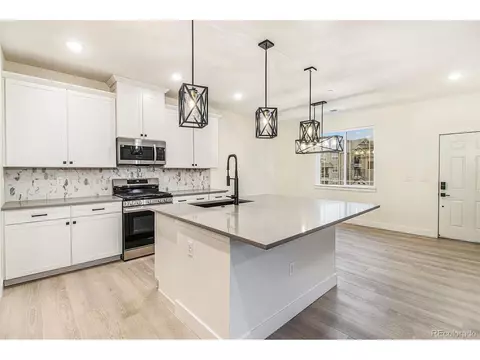 9981 W Victoria Pl #204, Littleton, CO 80127