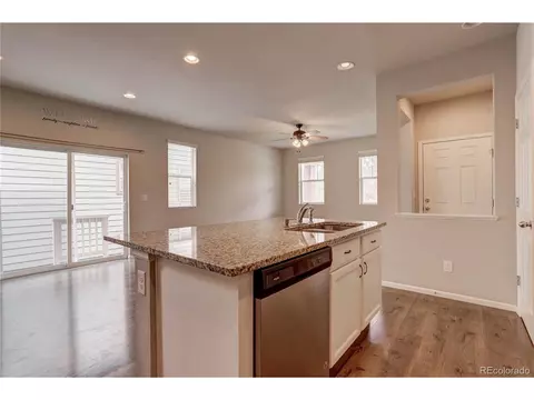 15754 E Warner Dr, Denver, CO 80239 photo 11