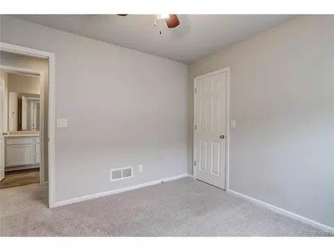 15754 E Warner Dr, Denver, CO 80239 photo 28