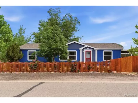 110 Dahlia St, Hudson, CO 80642