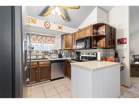 16307 E Center Dr, Aurora, CO 80017 photo 5