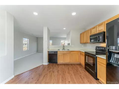5005 E 100th Dr, Thornton, CO 80229 photo 4