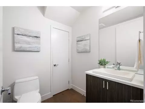 Bath - 2911 32nd St, Boulder, CO 80301 photo 1 of 5