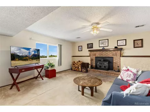 Living - 4808 Beverly Dr, Berthoud, CO 80513 photo 3 of 3