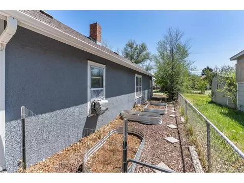 Exterior - 111 S Cameron St, Brush, CO 80723 photo 5 of 7