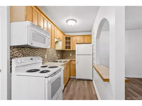 Kitchen - 5875 E Iliff Ave #D-219, Denver, CO 80222 photo 3 of 6