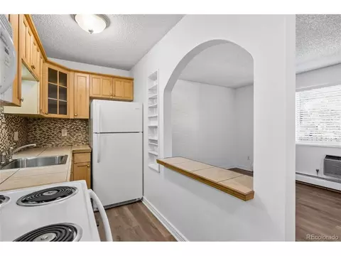Kitchen - 5875 E Iliff Ave #D-219, Denver, CO 80222 photo 4 of 6
