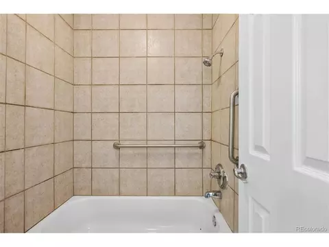 Bath - 5875 E Iliff Ave #D-219, Denver, CO 80222 photo 2 of 2