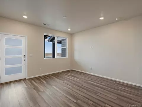 21161 E 63rd Dr, Aurora, CO 80019 photo 3