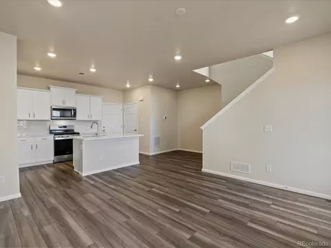 21161 E 63rd Dr, Aurora, CO 80019 photo 4