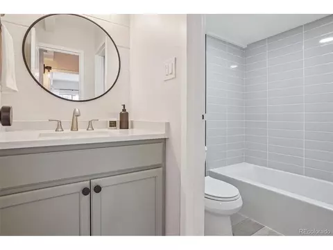 Bath - 555 E 10th Ave #3, Denver, CO 80203 photo 1 of 2