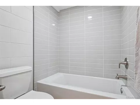 Bath - 555 E 10th Ave #3, Denver, CO 80203 photo 2 of 2