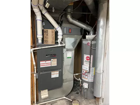 Undisclosed, Aurora, CO 80011 photo 42