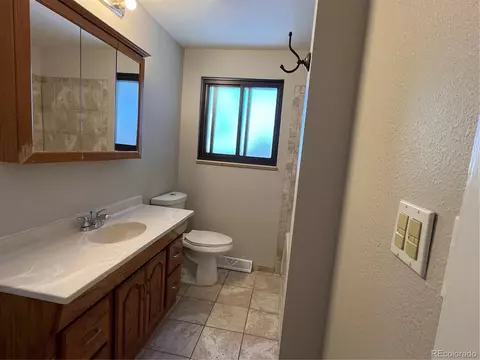Undisclosed, Aurora, CO 80011 photo 10
