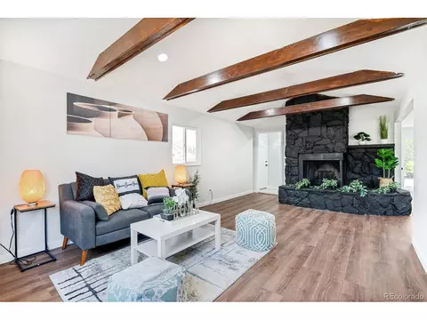 1040 Hanover St, Aurora, CO 80010