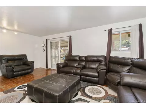 7401 Bronco Rd, Denver, CO 80221 photo 4