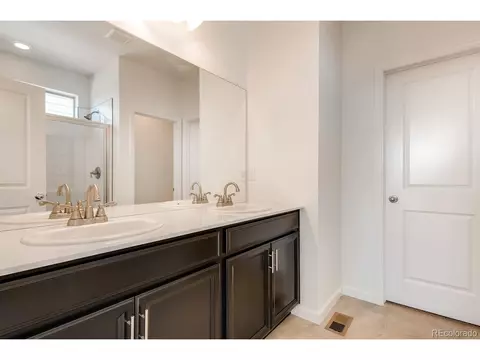 27607 E Maple Ave, Aurora, CO 80018 photo 8