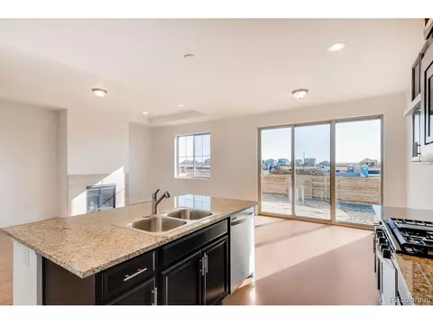 27607 E Maple Ave, Aurora, CO 80018 photo 4