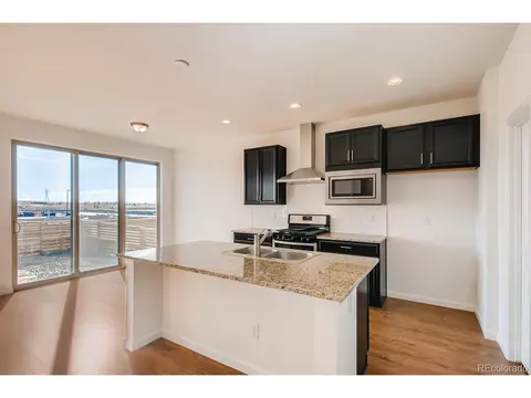 27607 E Maple Ave, Aurora, CO 80018 photo 3