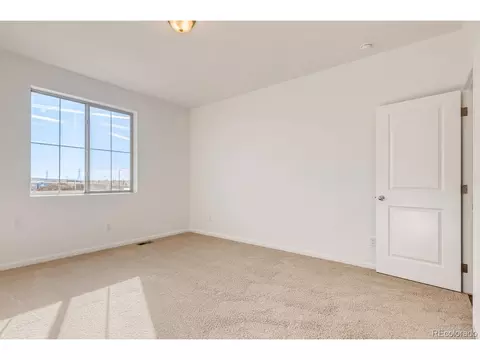 27607 E Maple Ave, Aurora, CO 80018 photo 7