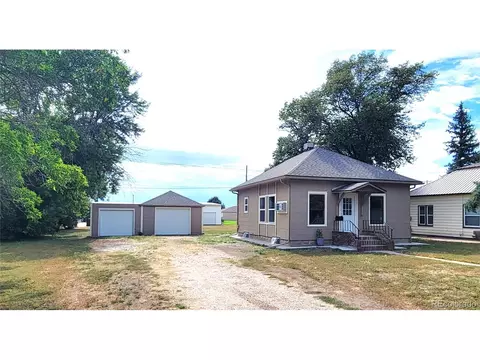 317 W 3rd St, Julesburg, CO 80737