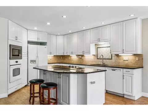 10235 W Glasgow Ave, Littleton, CO 80127